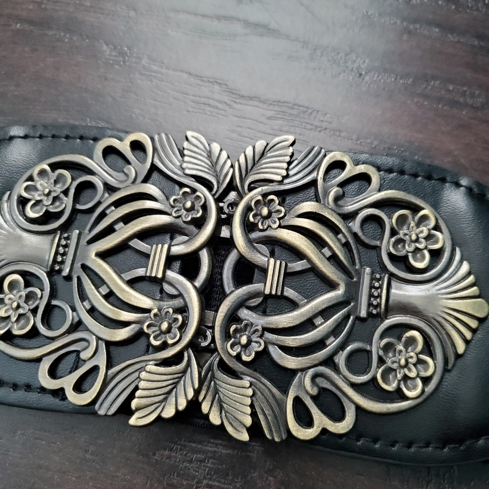 Cinch Belt with Metal Detailing